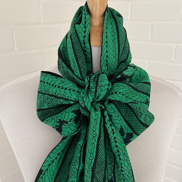 Womens green and black reindeer festive winter long dress scarve scarf - Picture 2 of 8